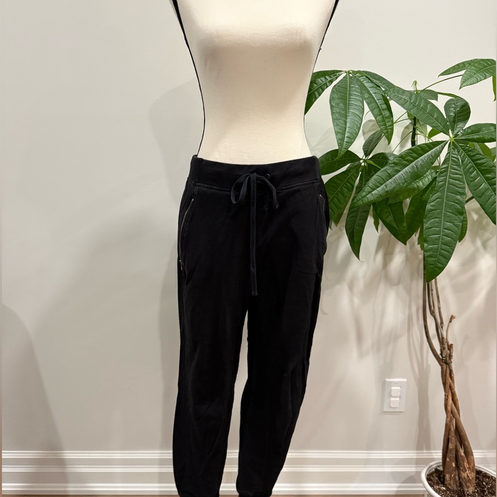 Lou & Grey Black Drawstring Jogger Pants with Zip Pockets – Size M
